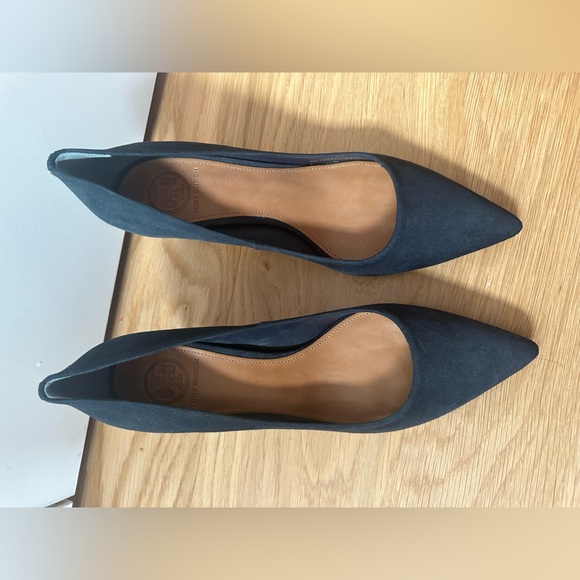 Tory Burch Ivy Low-Heel Suede Pump Navy - Picture 15 of 16
